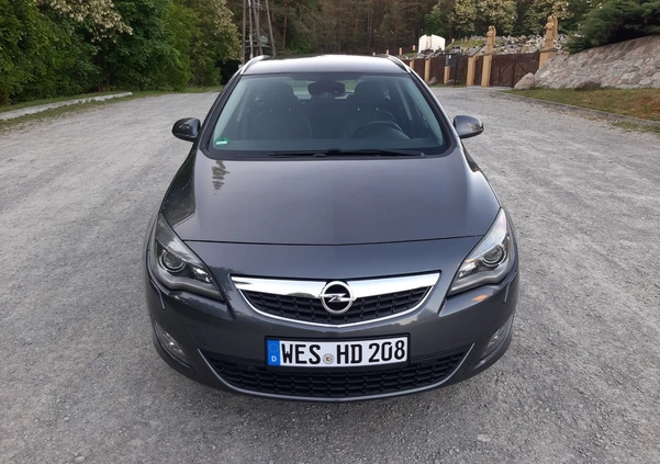 Opel Astra cena 27999 przebieg: 186900, rok produkcji 2011 z Kolbuszowa małe 529